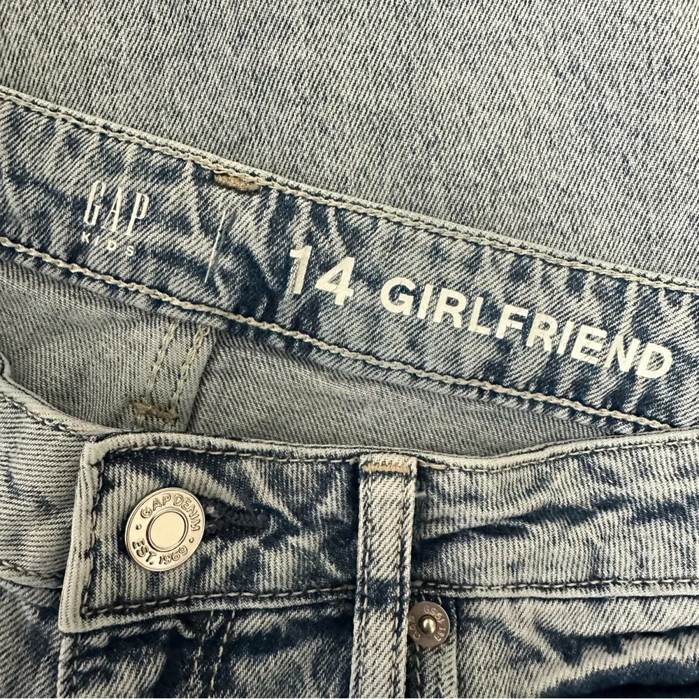 GAP Kids Light Blue Distressed Cropped Mid Rise Girlfriend Jeans Girls size 14